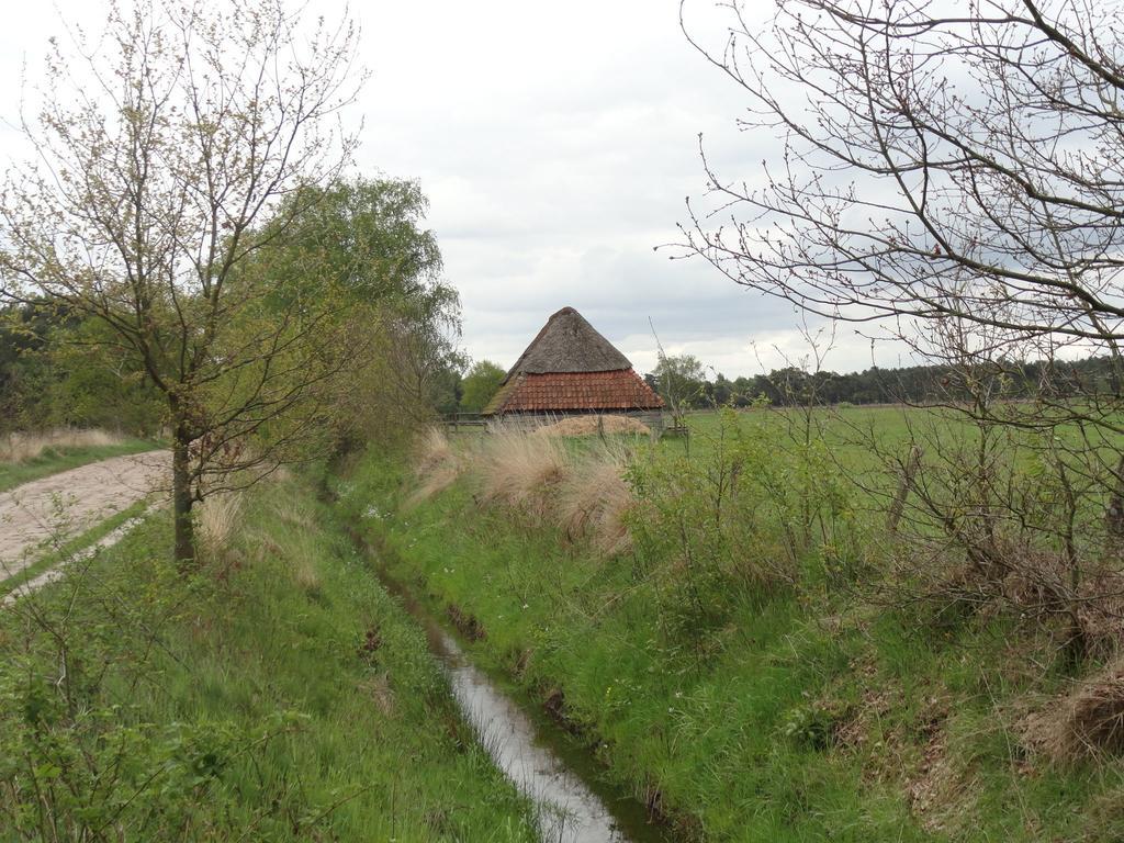 Luxurious Chalet In Oud Turnhout With Large Garden Villa Oud-Turnhout Ngoại thất bức ảnh