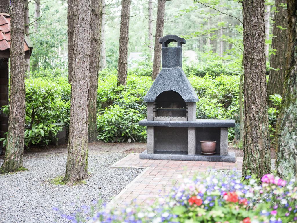 Luxurious Chalet In Oud Turnhout With Large Garden Villa Oud-Turnhout Ngoại thất bức ảnh