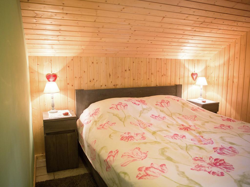 Luxurious Chalet In Oud Turnhout With Large Garden Villa Oud-Turnhout Ngoại thất bức ảnh